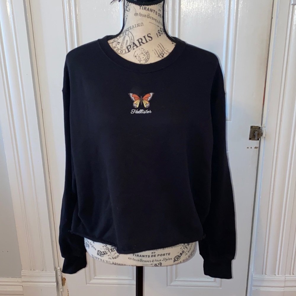 Hollister slightly cropped sweatshirt